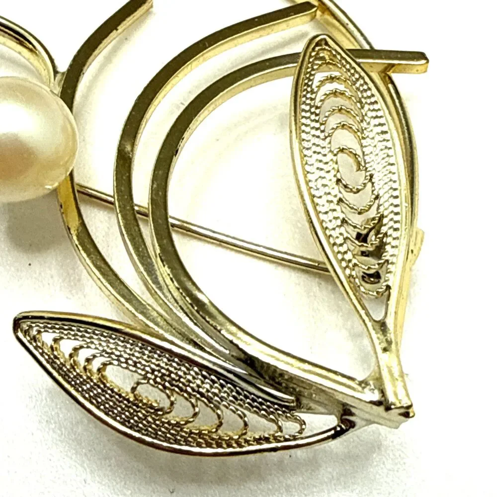 VINTAGE Filigree Leaf Faux Pearl Brooch Gold Tone Leaves Pin 2